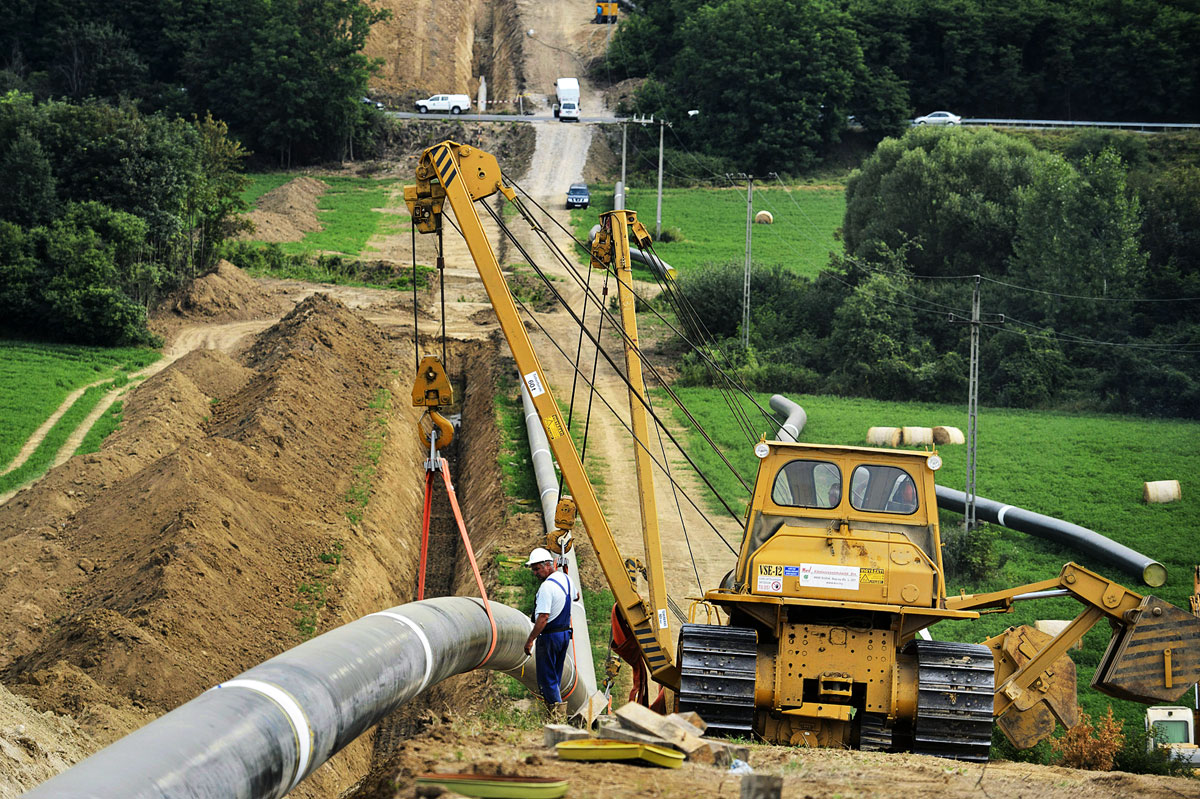 Gőzerővel építik a magyar–szlovák gázvezetéket. Vélhetőleg nem áll meg az MVM üzletágbővítése