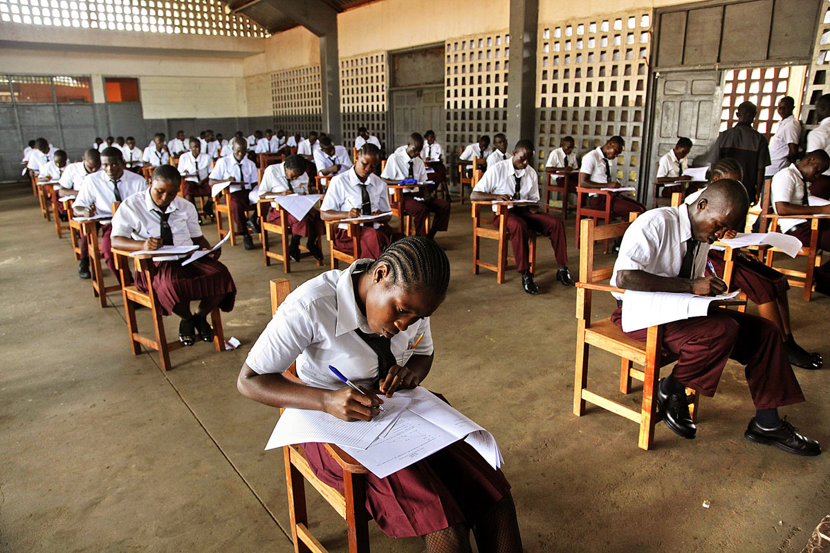 Középiskolai vizsga Monroviában