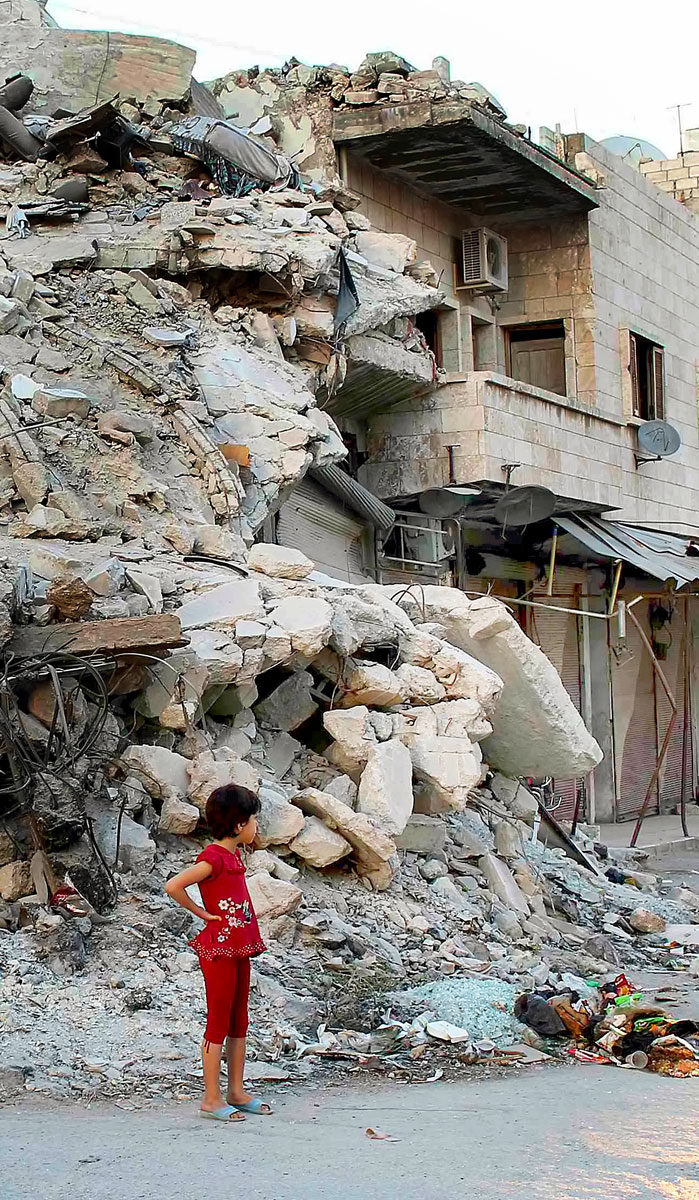 Lebombázott ház Ariha észak-szíriai városban. A támadással a kormányerőket vádolják
