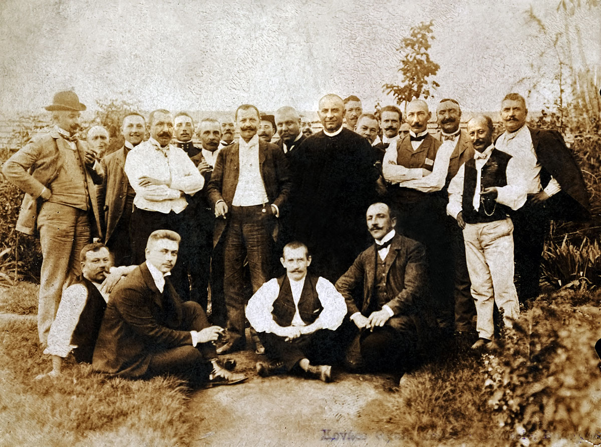 1905-ben a kőbányaiak aranyszájú papja látogatást tesz a Nellay-tanyán