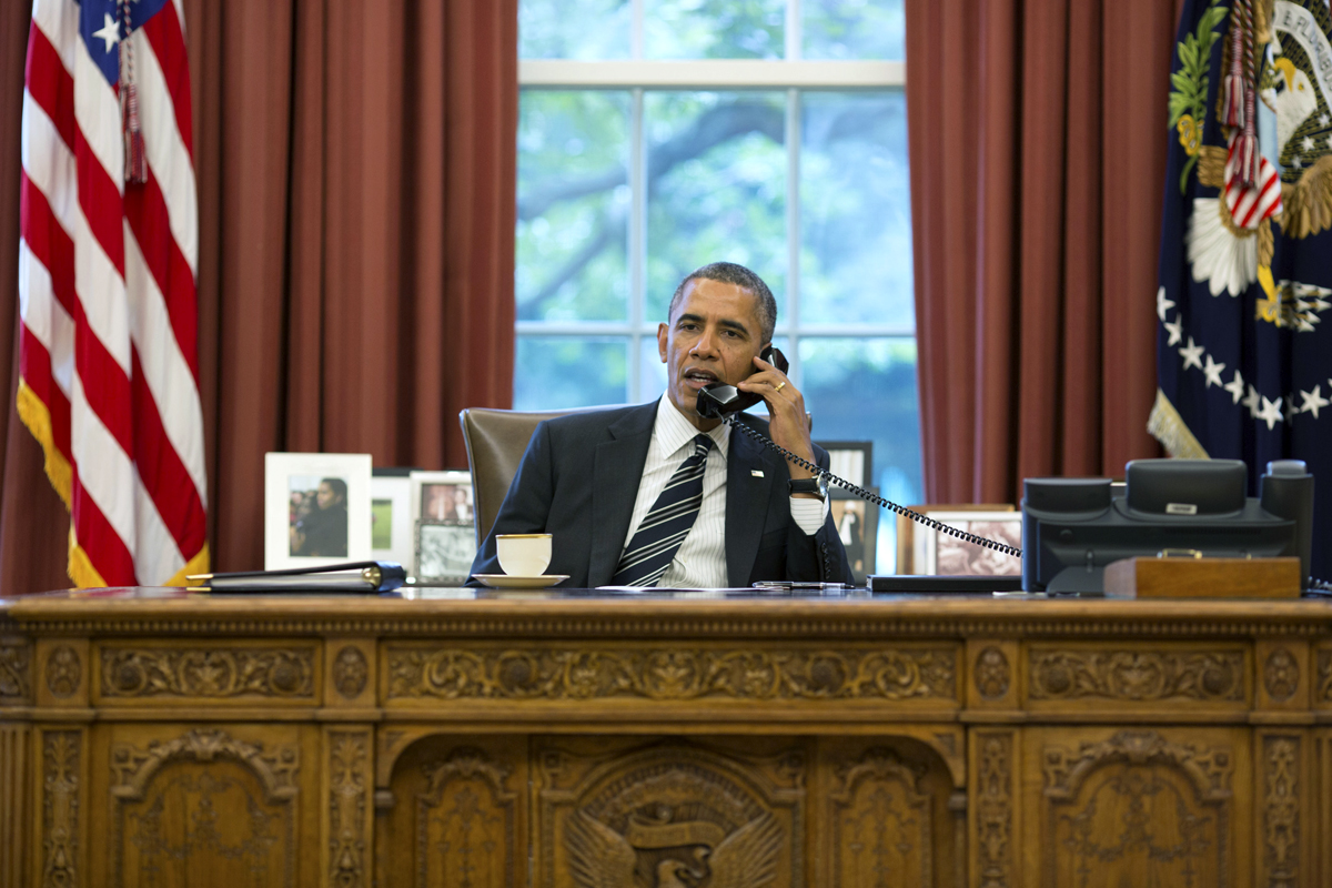 Barack Obama az iráni elnökkel beszél telefon. A két ország vezetője 1979 óta először tárgyalt egymással személyesen