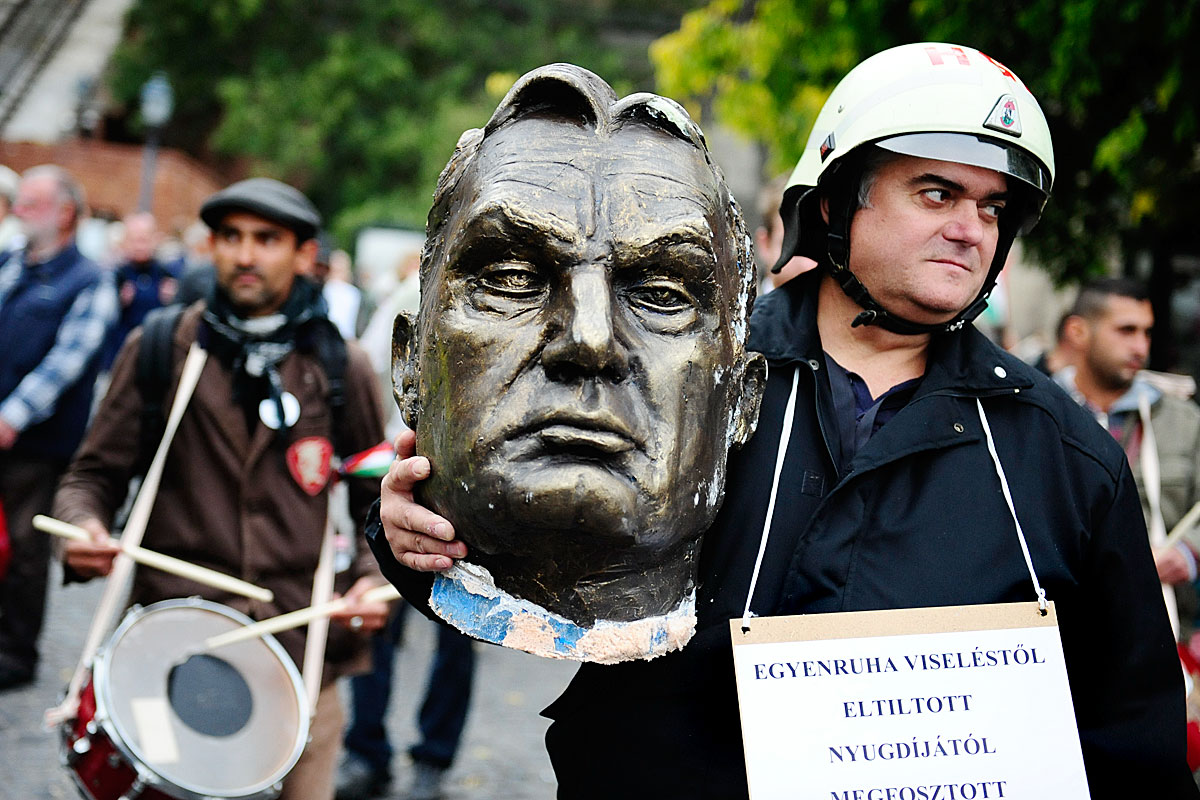 Orbán Viktor portréja a Szolidaritás tüntetésén