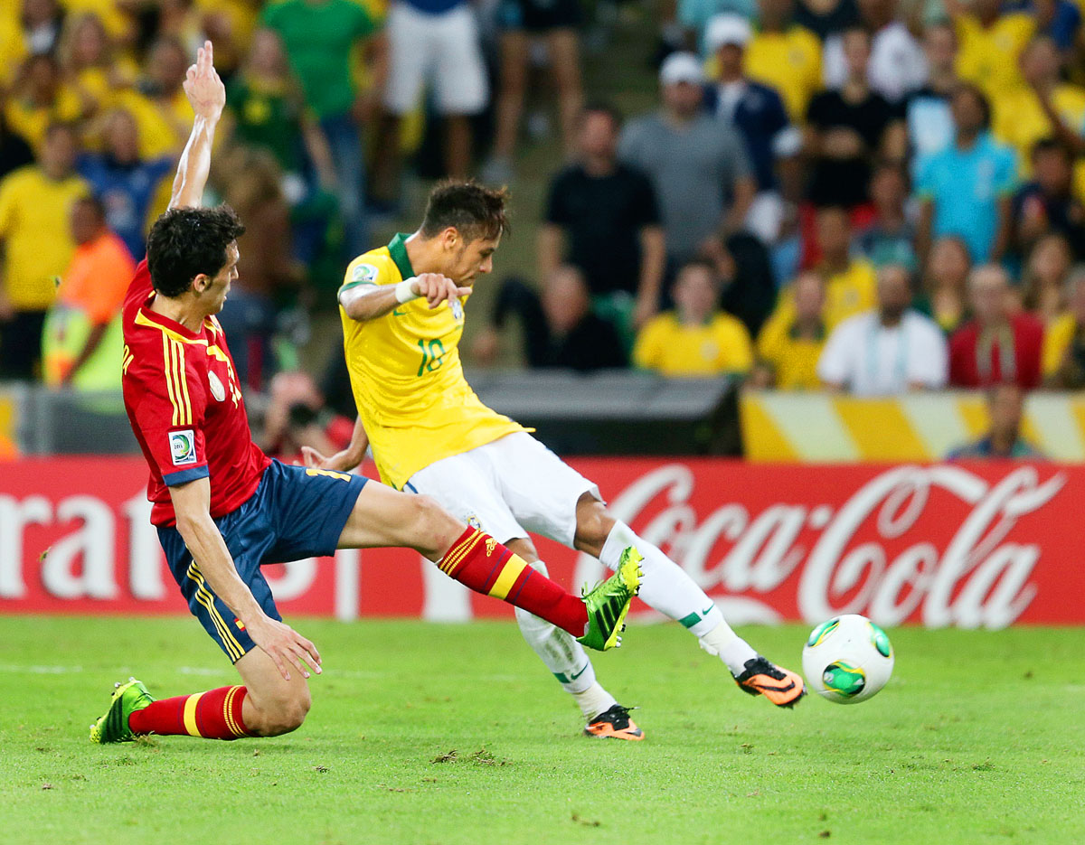 Eb-meccsen még nem találkozhattak: a spanyol Arbeloa és a brazil Neymar