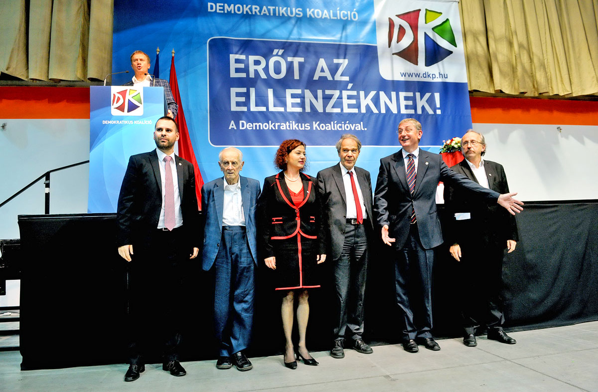 A DK régi-új vezetése: Molnár Csaba, Vitányi Iván, Vadai Ágnes, Bauer Tamás, Gyurcsány Ferenc és Niedermüller Péter