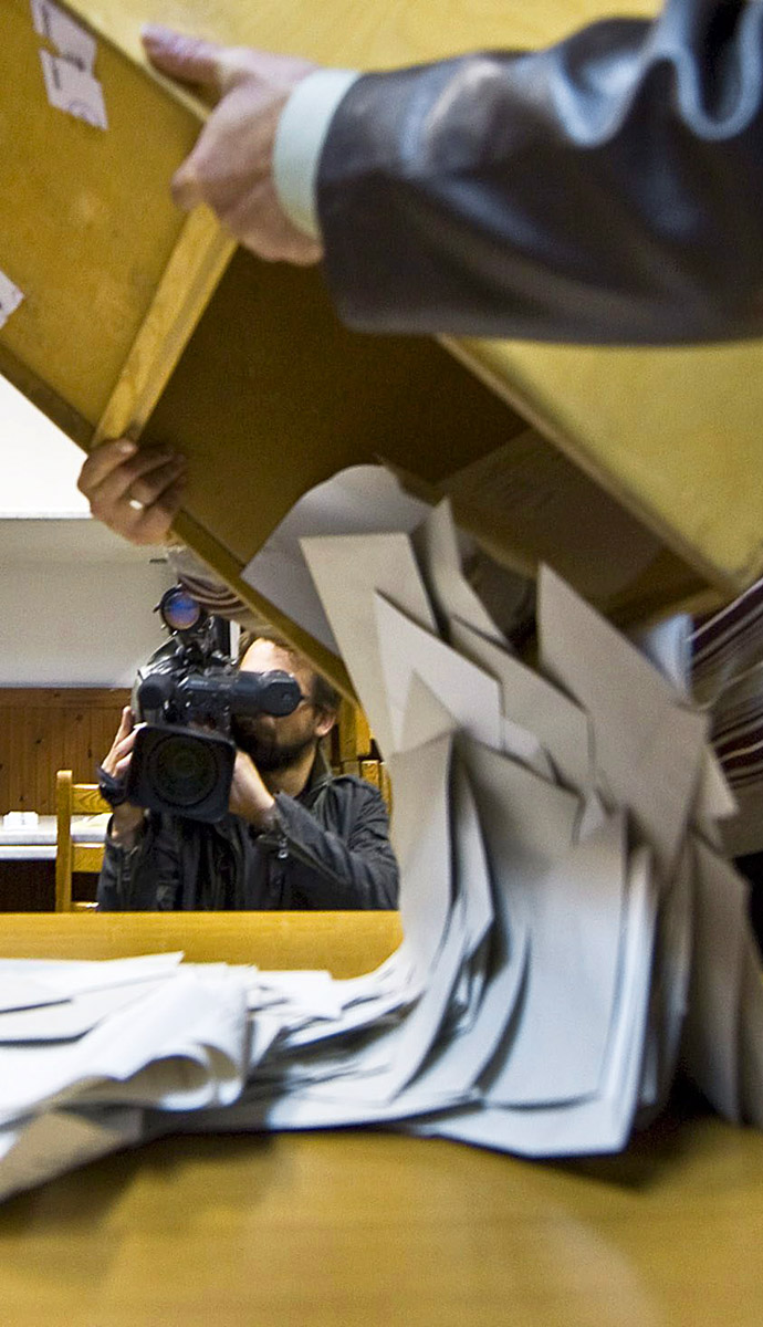 Egy ország figyelte a voksolást a 32-es szavazókörben
