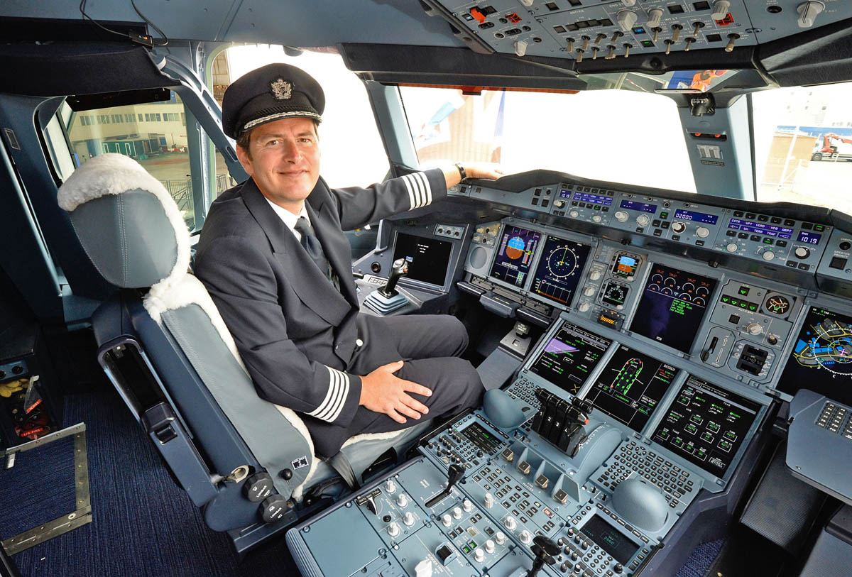 Mike Blythe kapitány a British Airways új Airbus 380-as gépén. Jobb vagy rosszabb lesz neki?