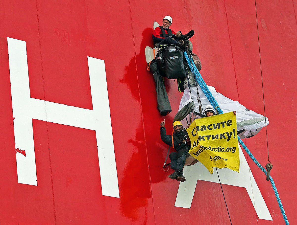 Ne pusztítsd az Északi-sarkot! – augusztusban az olajplatformra hat Greenpeace-aktivista mászott fel