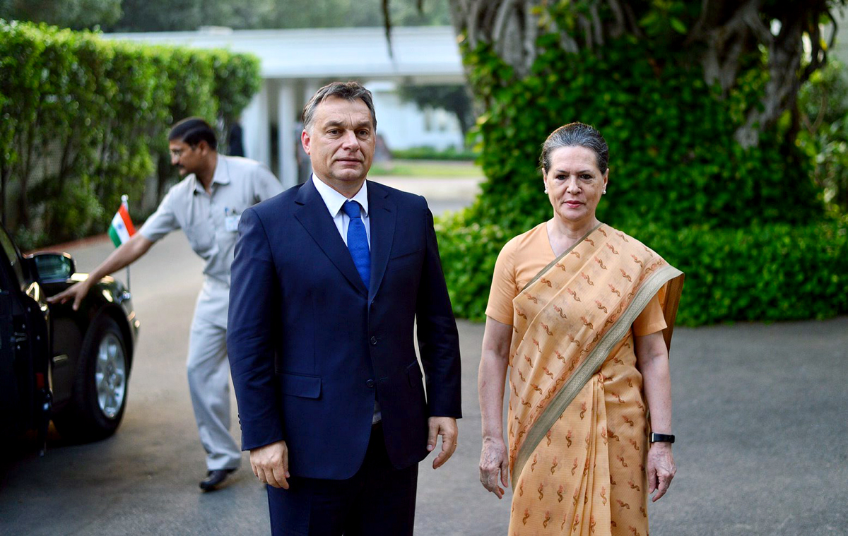 Orbán Viktor az Indiai Nemzeti Kongresszus párt elnökével, Sonia Gandhival