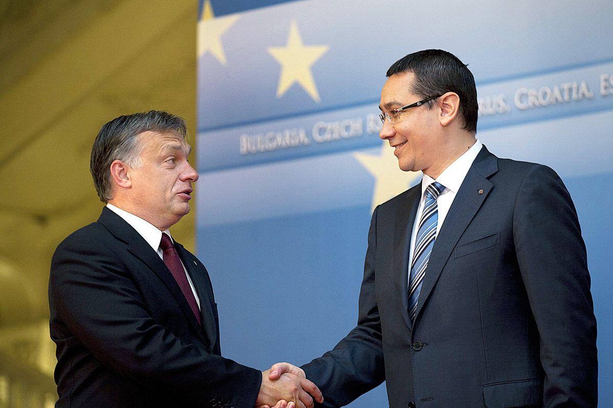 Orbán Viktor magyar és Victor Ponta román kormányfő egy tavalyi uniós értekezleten Bukarestben