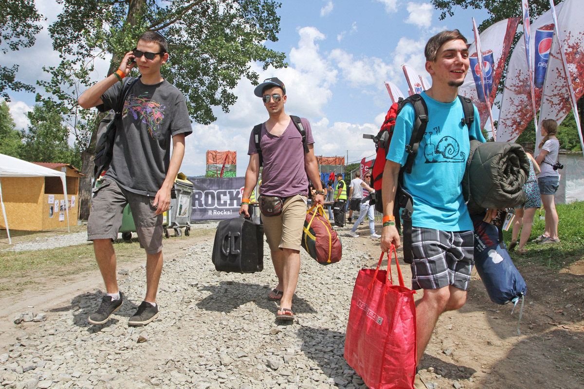 Kolozsvári fiatalok a helyi Félsziget Fesztiválra tartanak