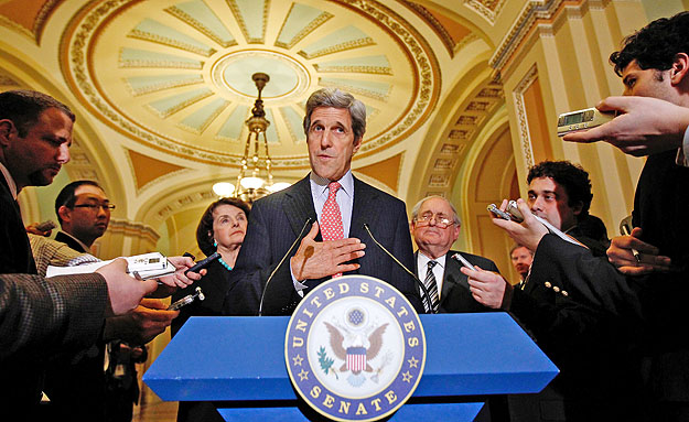 John Kerry még szenátorként 2010-ben. Nem tudtak minden megfigyelési és adatgyűjtési akcióról