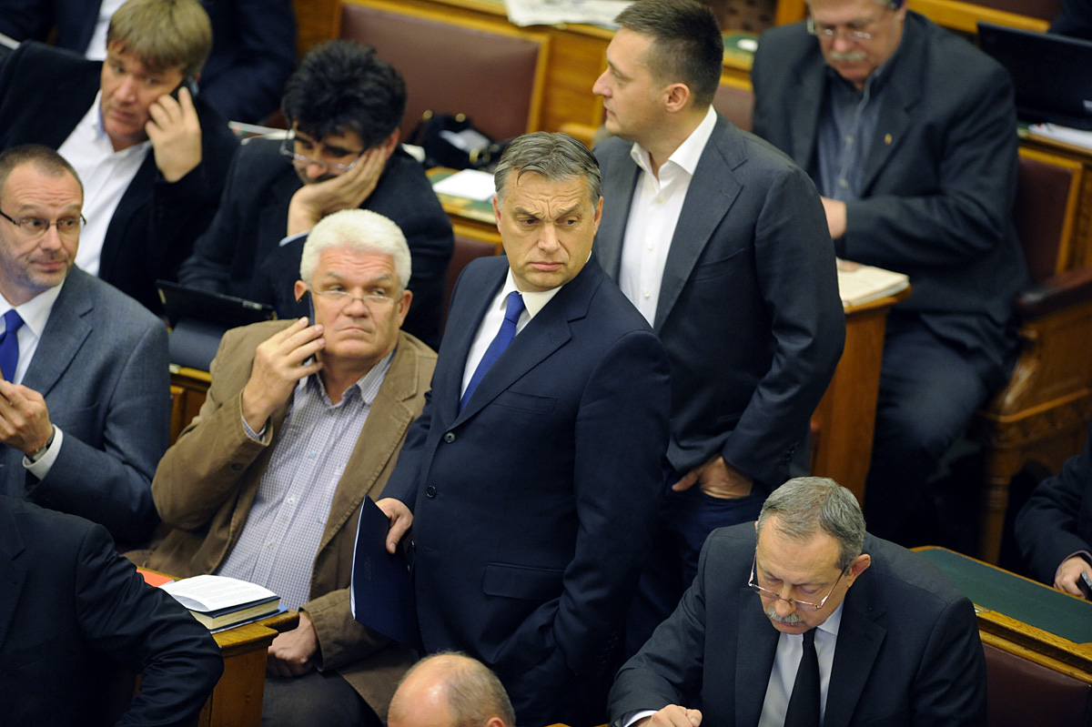 Orbán Viktor a Parlamentben válaszolt a képviselőknek az azonnali kérdések órájában