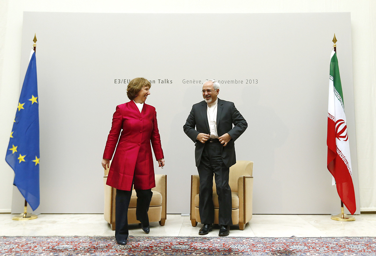 Catherine Ashton, az EU külügyi és biztonságpolitikai főképviselője Mohammad Dzsavad Zarif iráni külügyminiszterrel