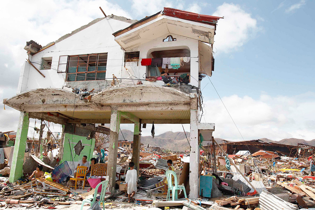 Károsultak Taclobanban, a középső országrészben. E városban különösen pusztított a tájfun