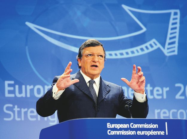 José Manuel Barroso, az Európai Bizottság elnöke a jelentést ismerteti