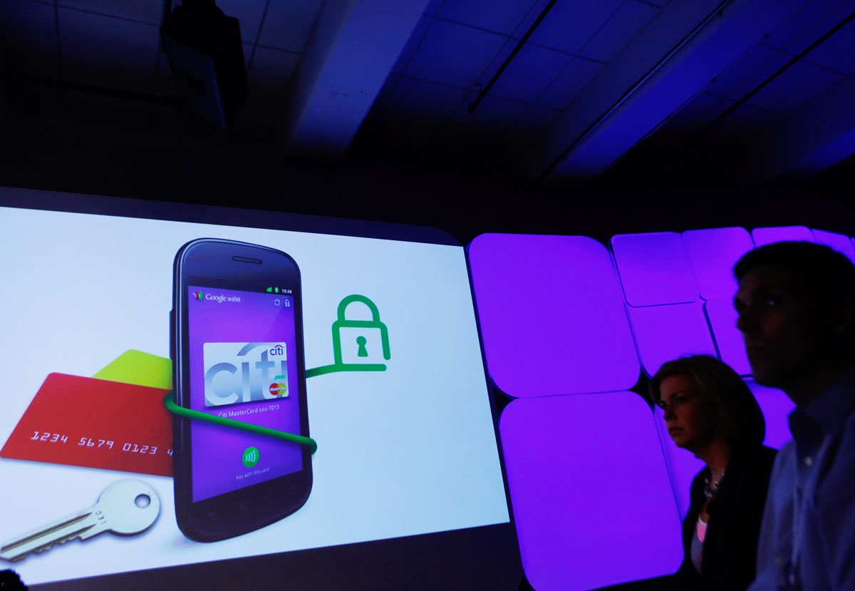 A Google Wallet bemutatója 2011-ben. Most már igazi a kártya is