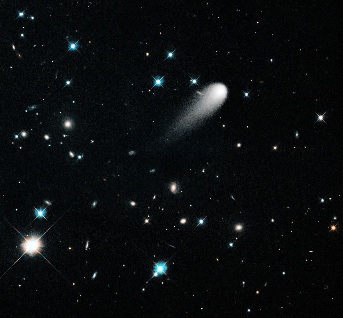 A Hubble-űrtávcső áprilisi képe a most szabad szemmel is észlelhető ISON üstökösről