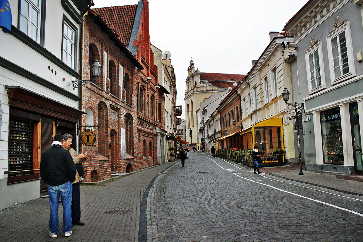 Vilniusban talán már 2015-től euróval lehet majd fizetni, de sokan félnek az áremelkedéstől