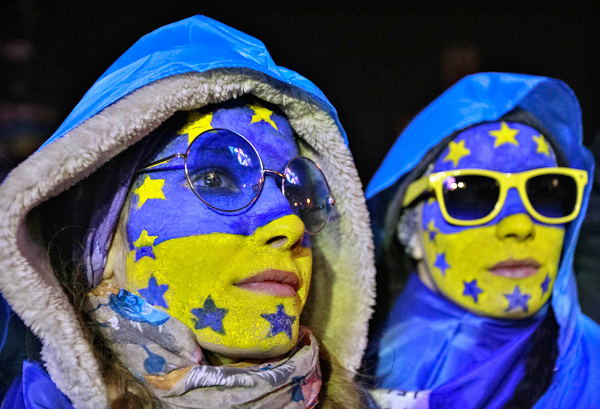 Legalább a sárga és kék színek összekötik Ukrajnát és az Európai Uniót