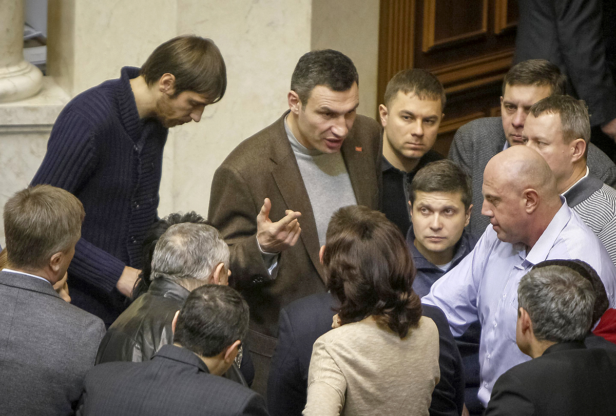 Vitalij Klicsko csütörtökön a parlamentben a 2014 költségvetés vitáájában. Az ország háromszázalékos gazdasági növekedést vár, a a vezetés szerint az orosz fellépésnek nincs köze az EU-integrációhoz