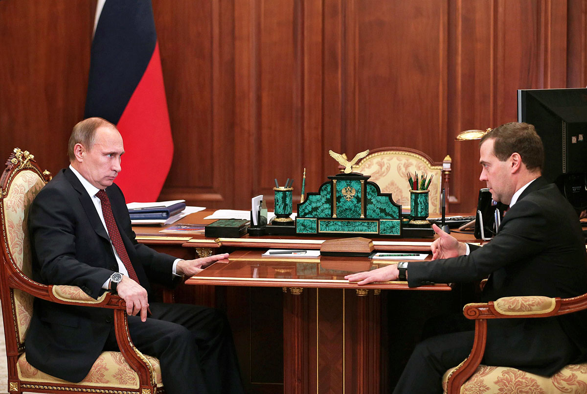 Putyin és Medvegyev tegnap már szigorításokról tárgyalt