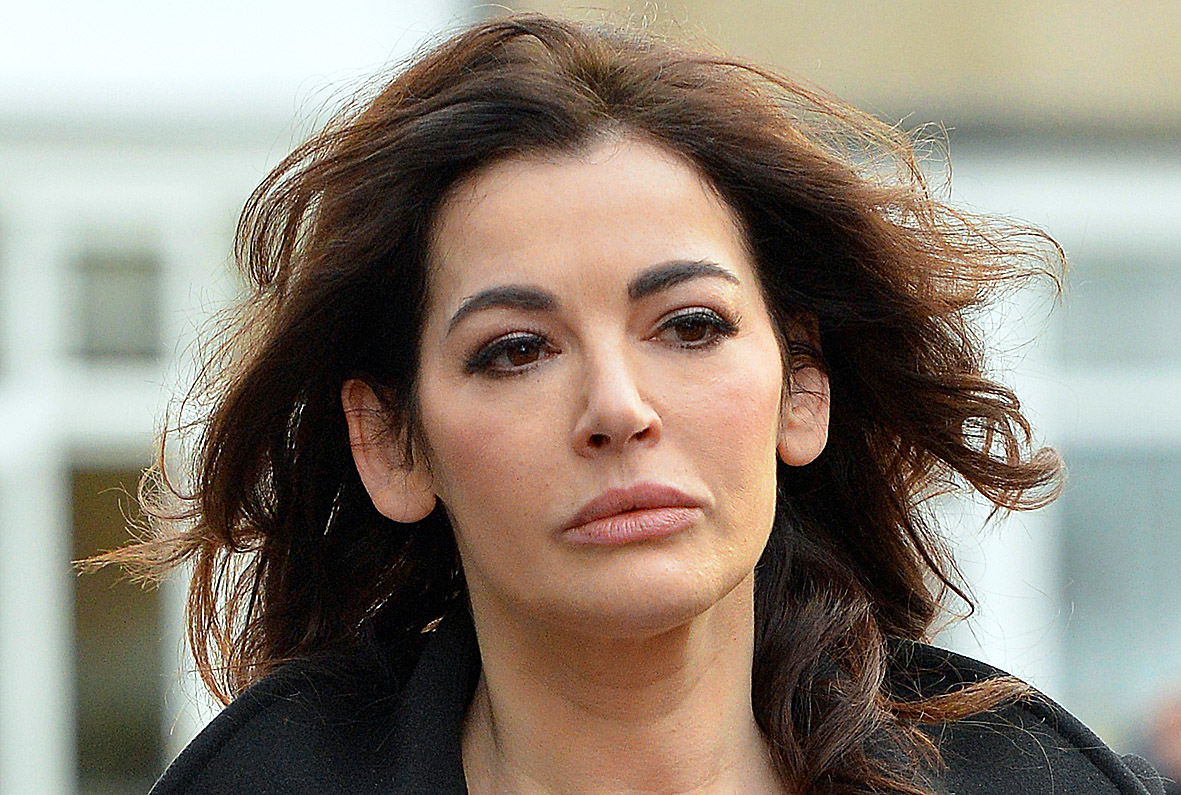 Nigella Lawson útban a bíróságra. „Túl fogom élni, és továbblépek”