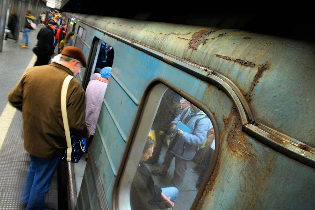 A még üzemben lévő metrókocsik is több mint harmincévesek, az oroszok teljesen új szerelvényeket ajánlanak