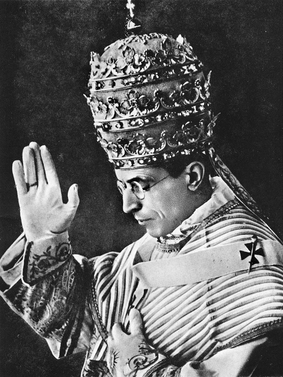 XII. Piusz megítélése heves vitákat kavar