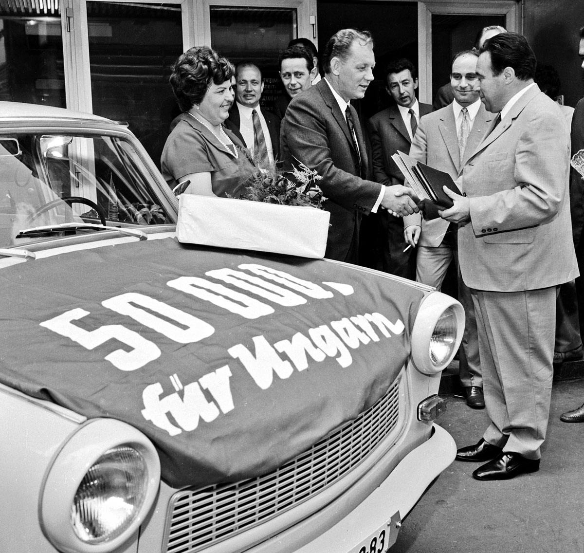 Az ötvenezredik Trabant átadása 1971 júliusában
