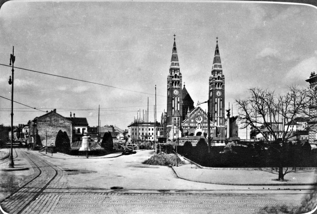 Száz fotó a XX. századi Szeged száz évéről