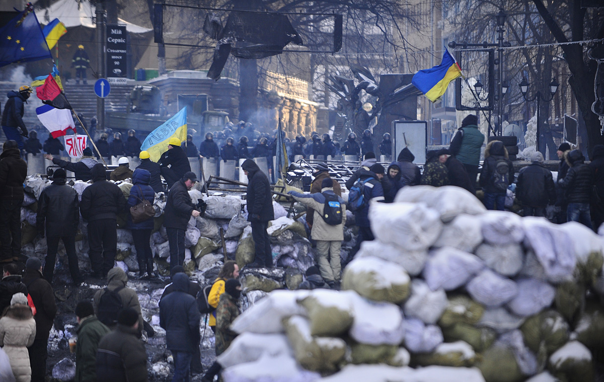 Tüntetők és rendőrök Kijevben, 2014. január vége