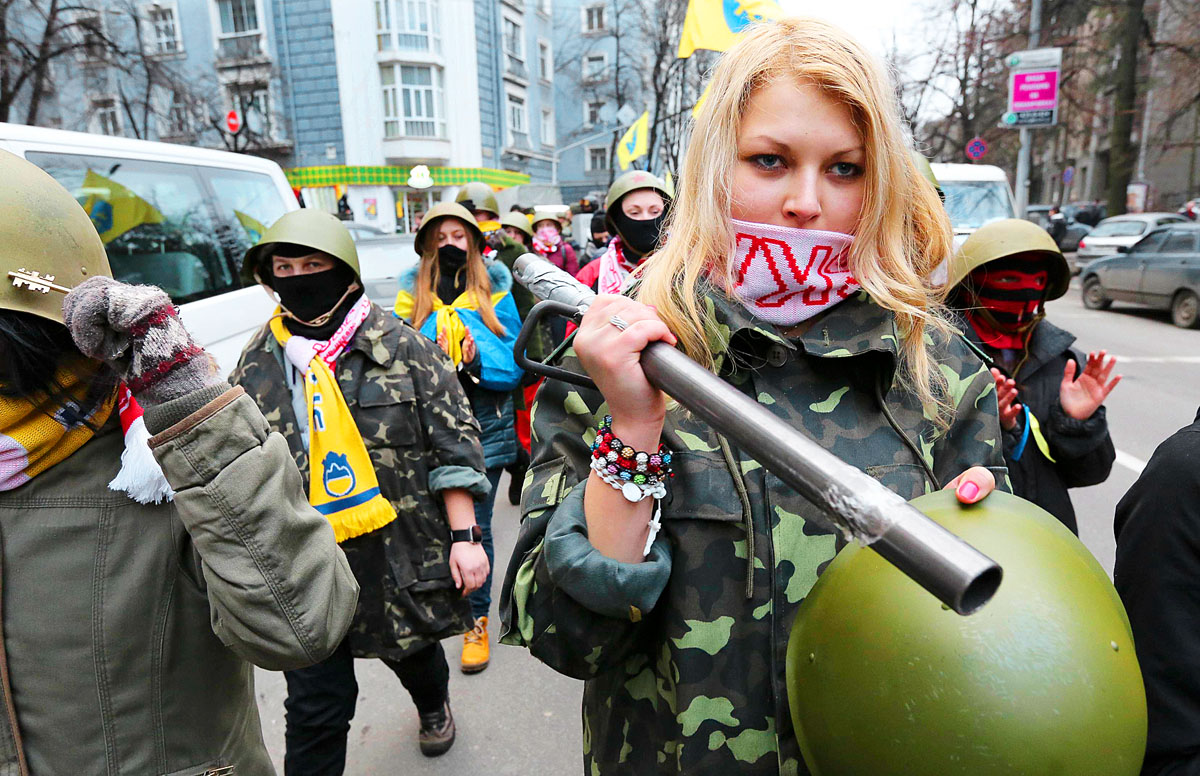 Kormányellenes demonstrálók vonulnak fel Kijevben