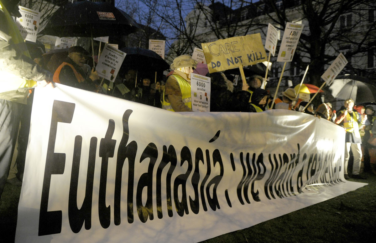 „Valódi vitát akarunk”: eutanázia-ellenes tüntetés kedden Brüsszelben