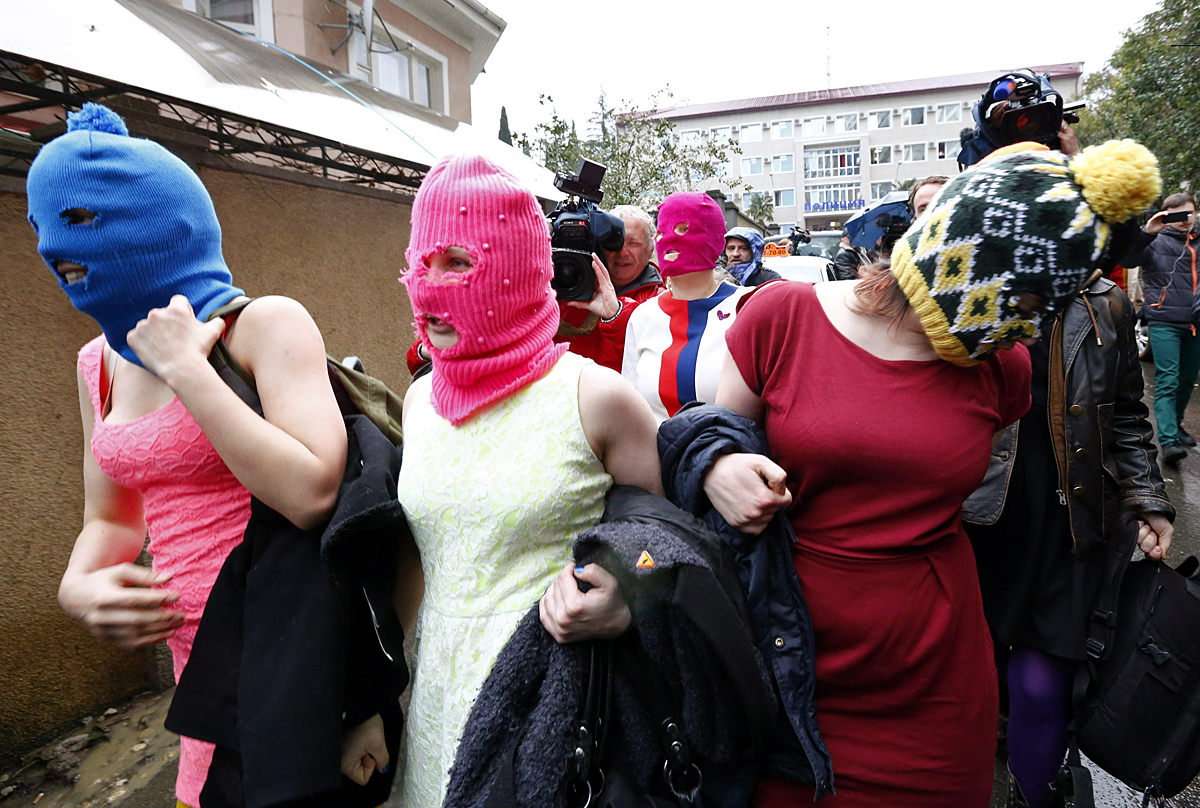 Pussy Riot-tagok Szocsiban. Letartóztatás, belső feszültség