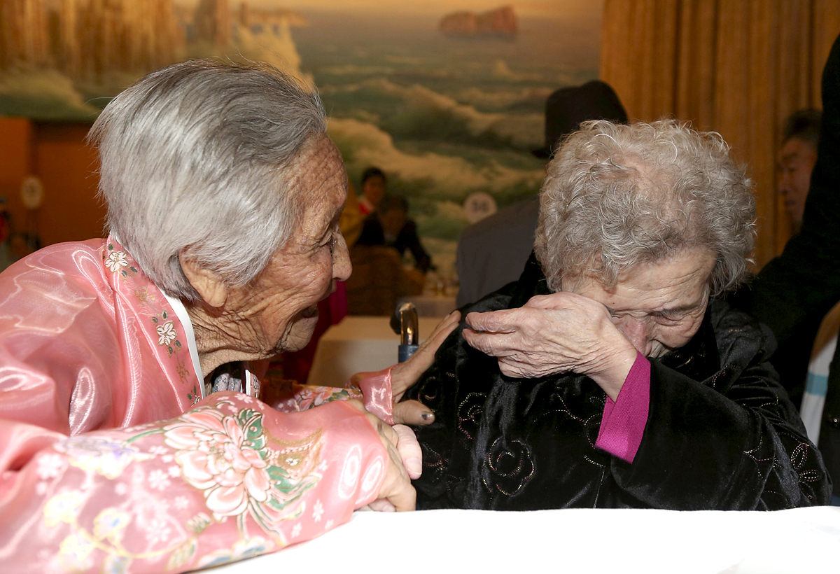 A 87 és 84 éves Li nővérek megható találkozása 