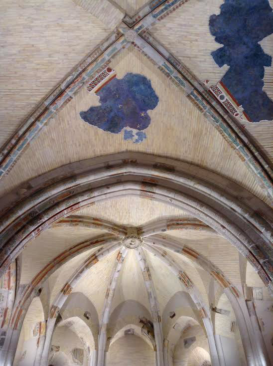 Újra előtűnő középkori minta és festményrészletek
