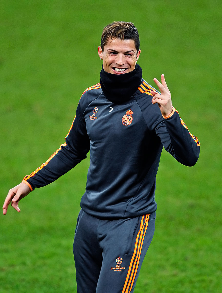 Cristiano Ronaldo: hidegben, melegítőben