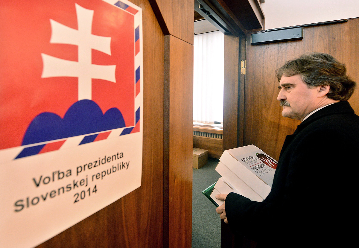 Bárdos január 9-én leadta az elnökjelöltség bejegyeztetéséhez szükséges támogató aláírásokat a szlovák parlamentben