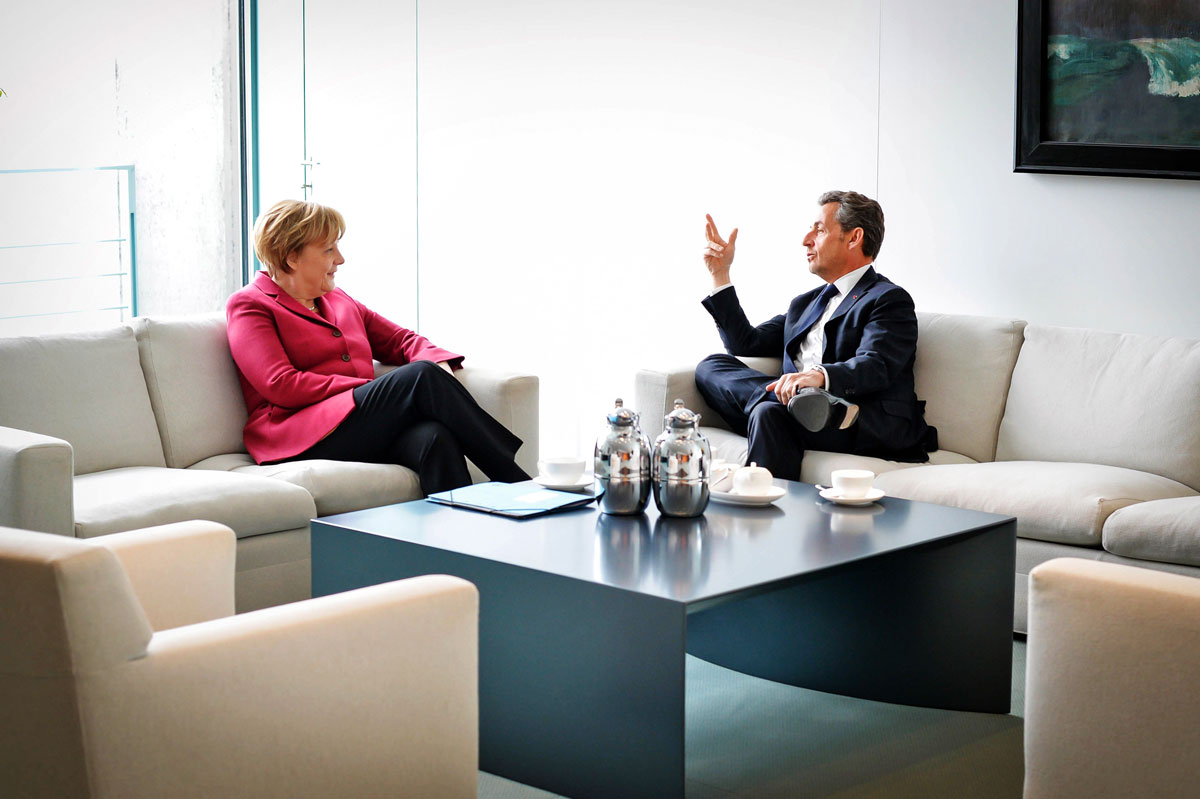 Angela Merkel német kancellárnak nem lett volna ideje egy exelnökre, ha nincs jó indoka rá, hogy találkozzon vele – és Nicolas Sarkozyt bizony fogadta