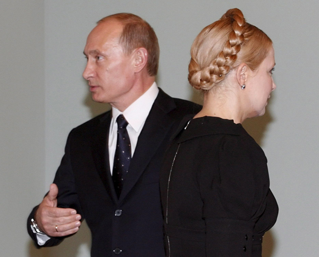 Az akkor miniszterelnök Vlagyimir Putyin és ukrán kollégája, Julija Timosenko 2009-ben Moszkvában. A Kreml beleszólást akar