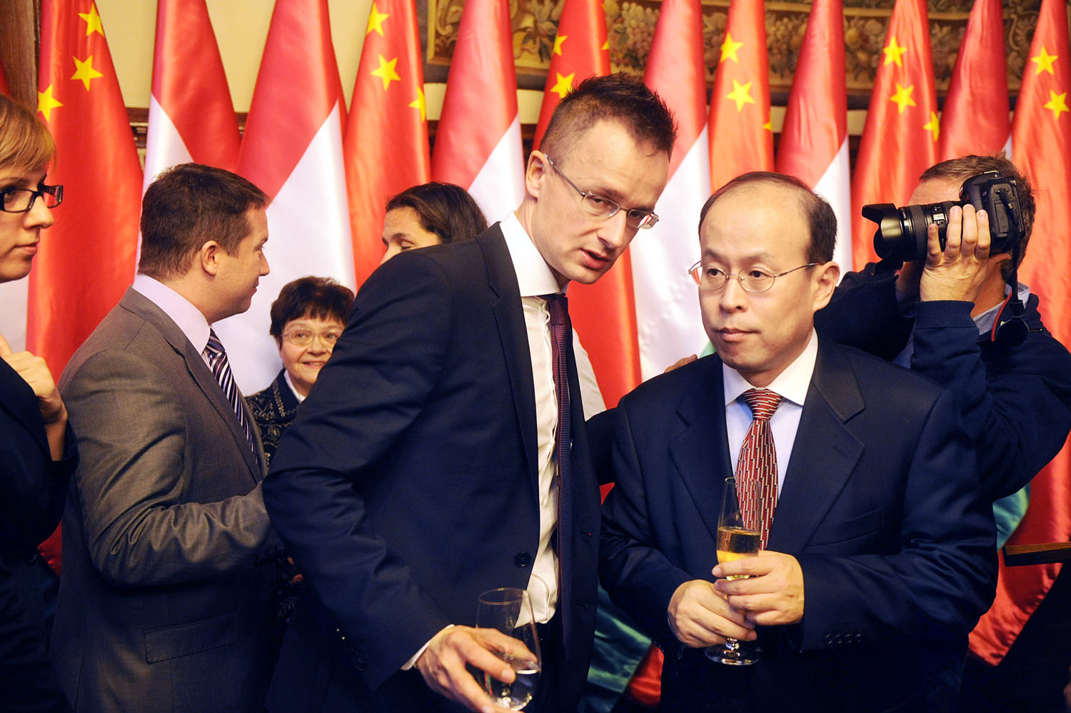 Szijjártó Péter államtitkár a kínai vonalat erősíti