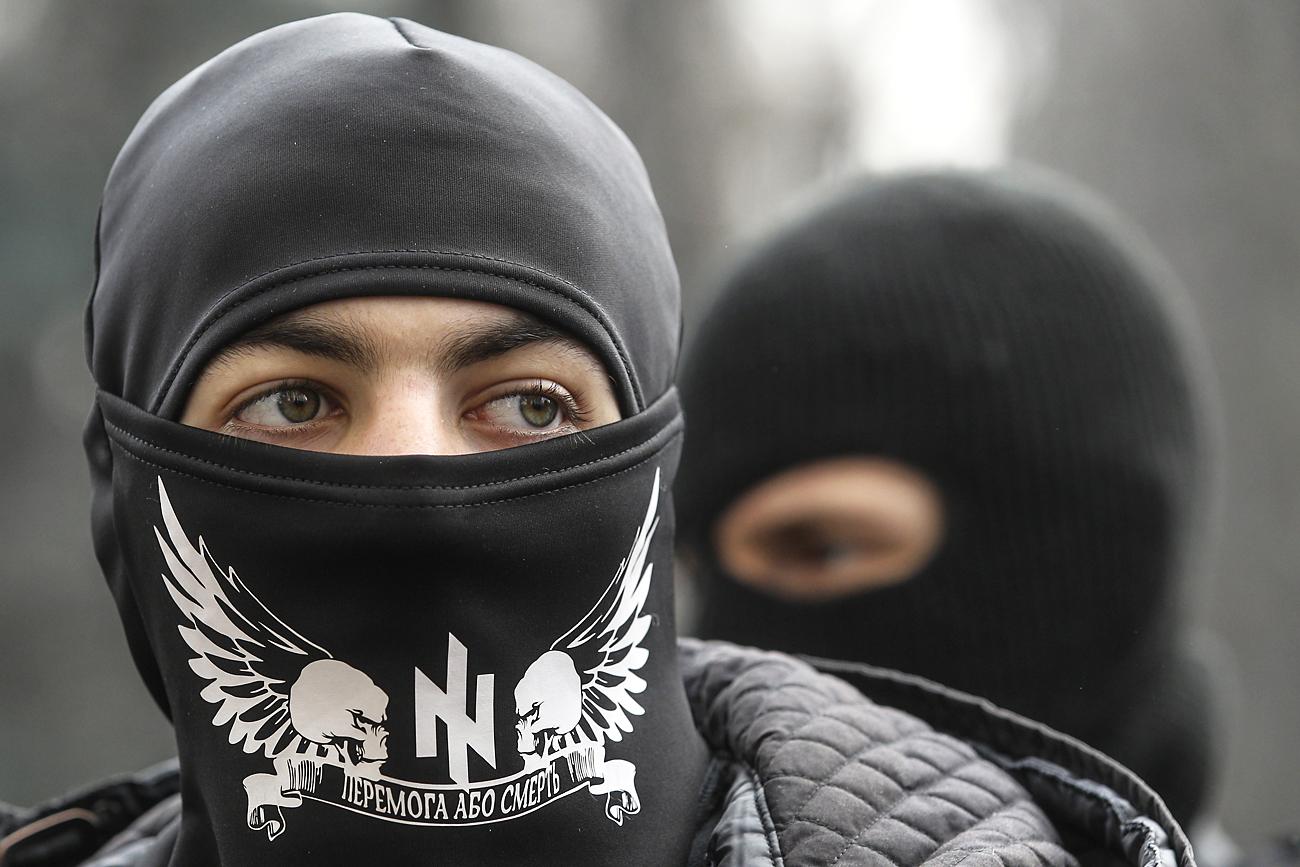 PSZ-aktivisták pénteken a kijevi parlament előtt