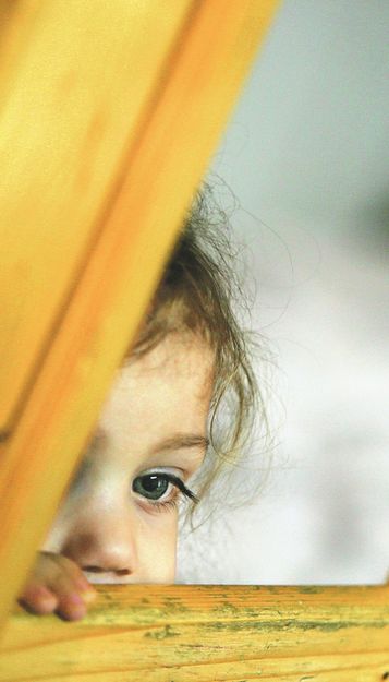 Kislány egy bukaresti gyermekotthonban