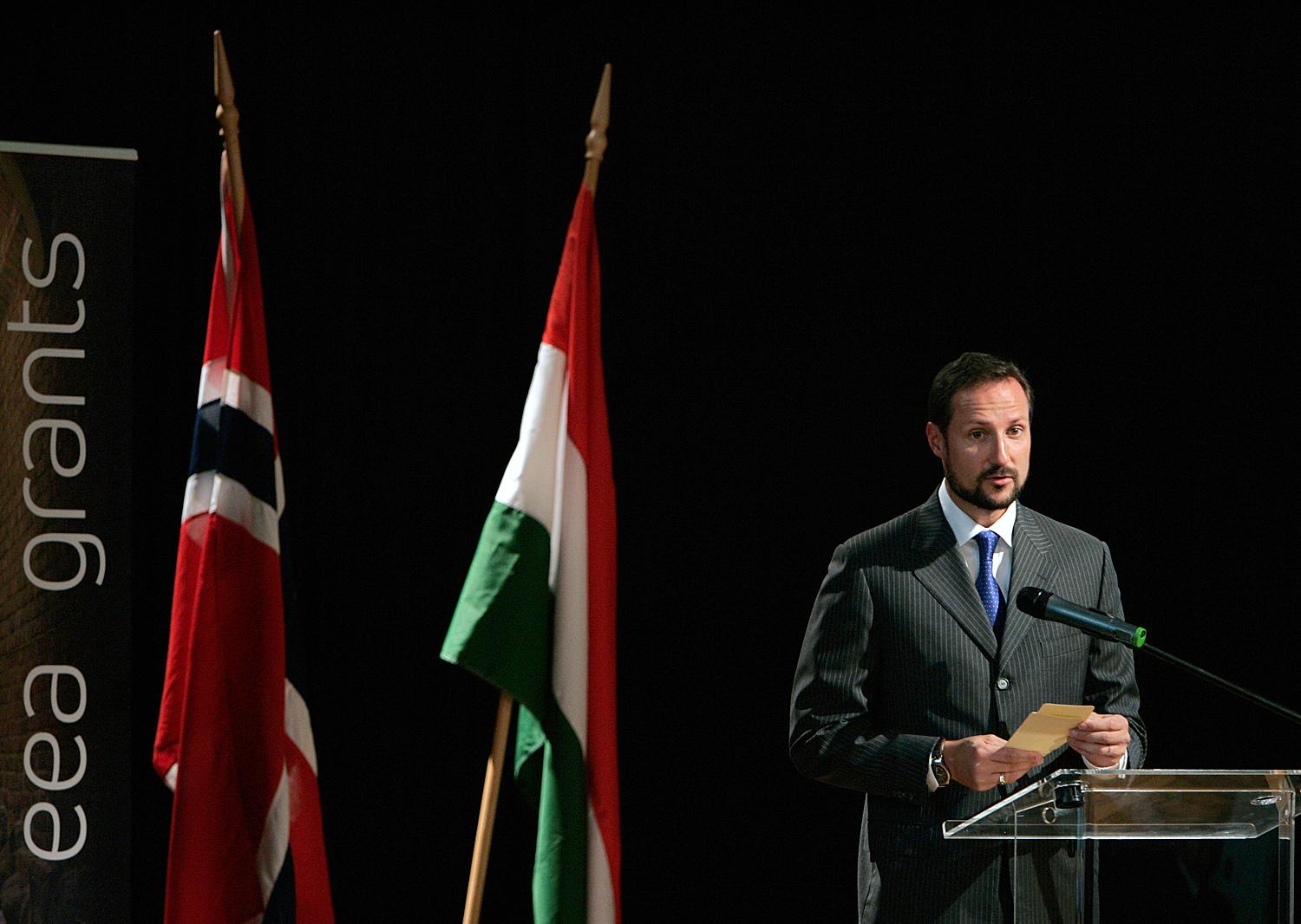 Haakon norvég trónörökös egy bilaterális gazdasági fórumon Budapesten