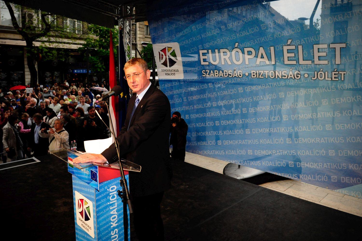 A DK belekezd az EP-választási kampányba