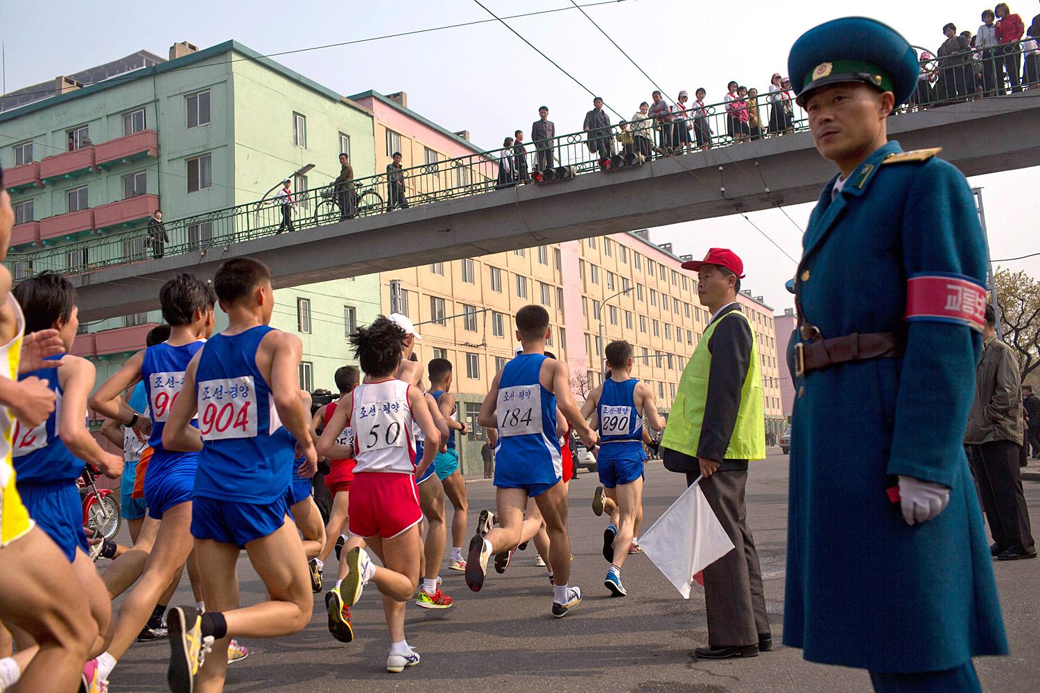 Észak-Koreához képest meglepően keveset kértek a futóktól