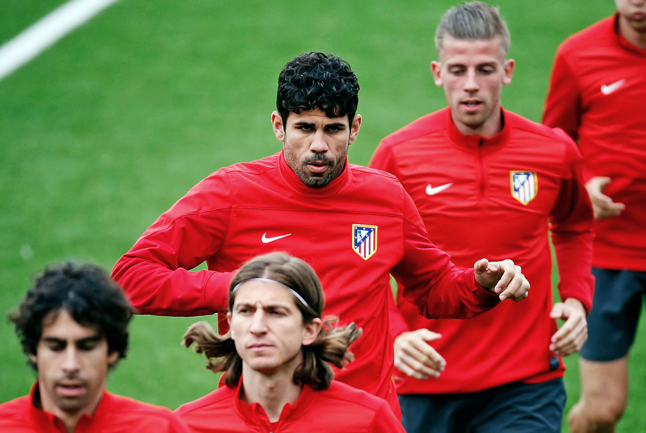 Felkészült: Diego Costa (középen) az Atletico edzésén