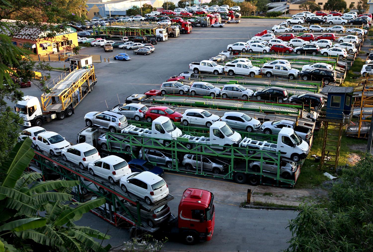 Kiszállításra váró német autók a brazil Sao Bernardo do Campo-ban