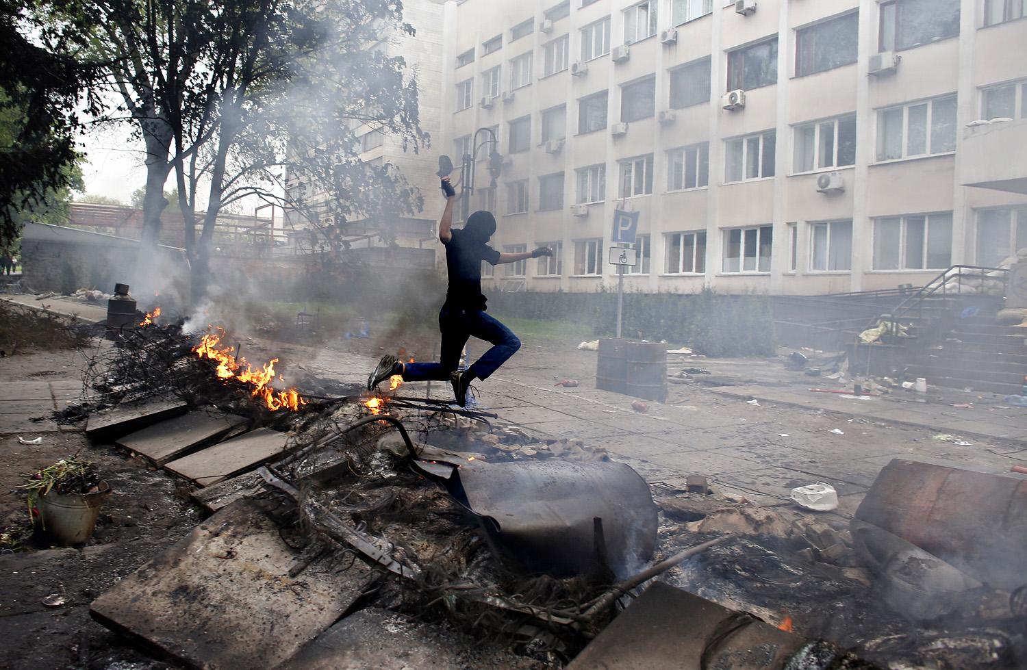 Utcai harcos az ukrán Mariupolban
