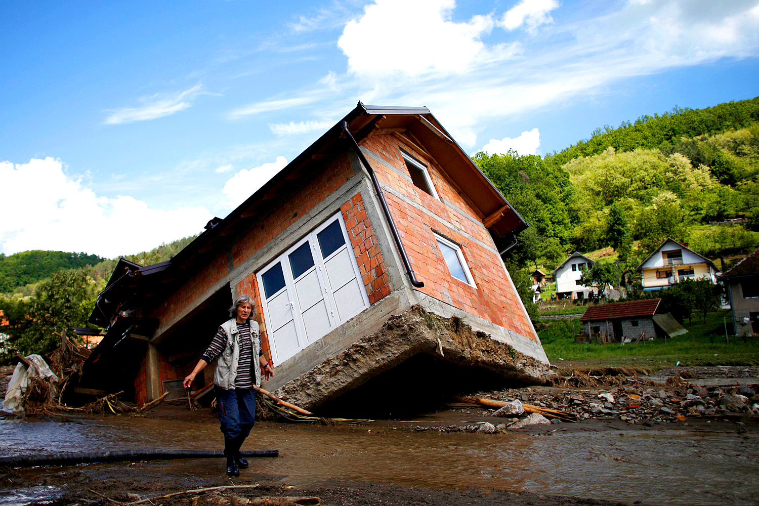 Szerbiában több mint kétezer ház vált lakhatatlanná